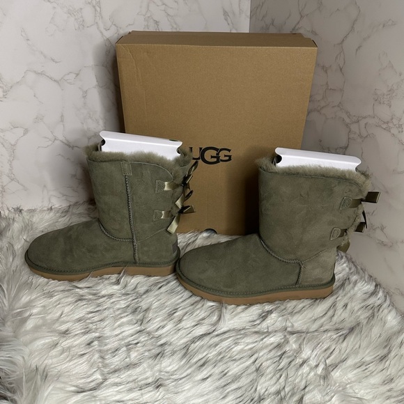 WORN ONCE!!! Rare Color! UGG BAILEY BOW II - Picture 3 of 4